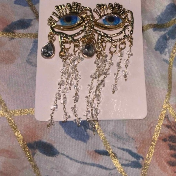 “Blue Eye Chandelier” Vivid Realism Cry Iris Tiered Crystal Tear Tassel Earrings - Picture 9 of 12